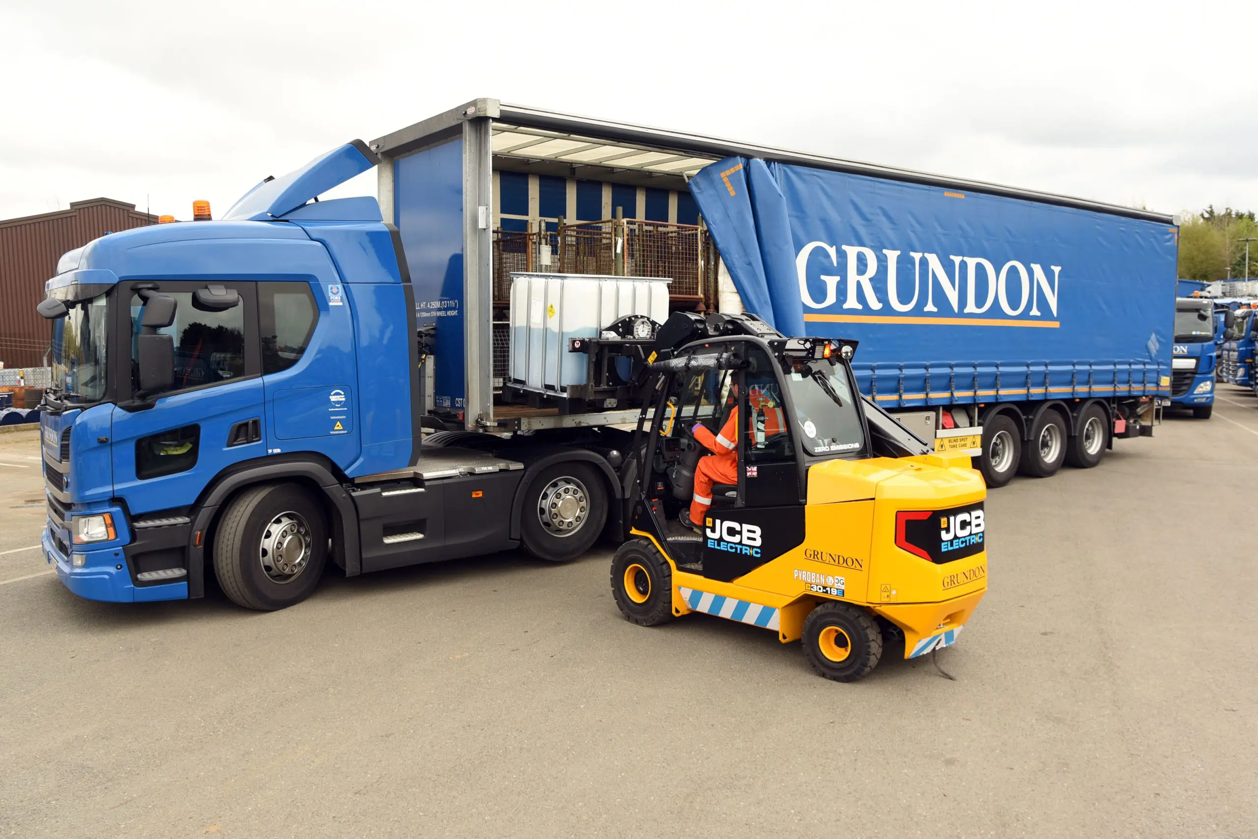 Making unloading easy: one of the new electric Teletruk forklifts in action at Grundon’s Hazardous Waste Transfer Station at Ewelme.