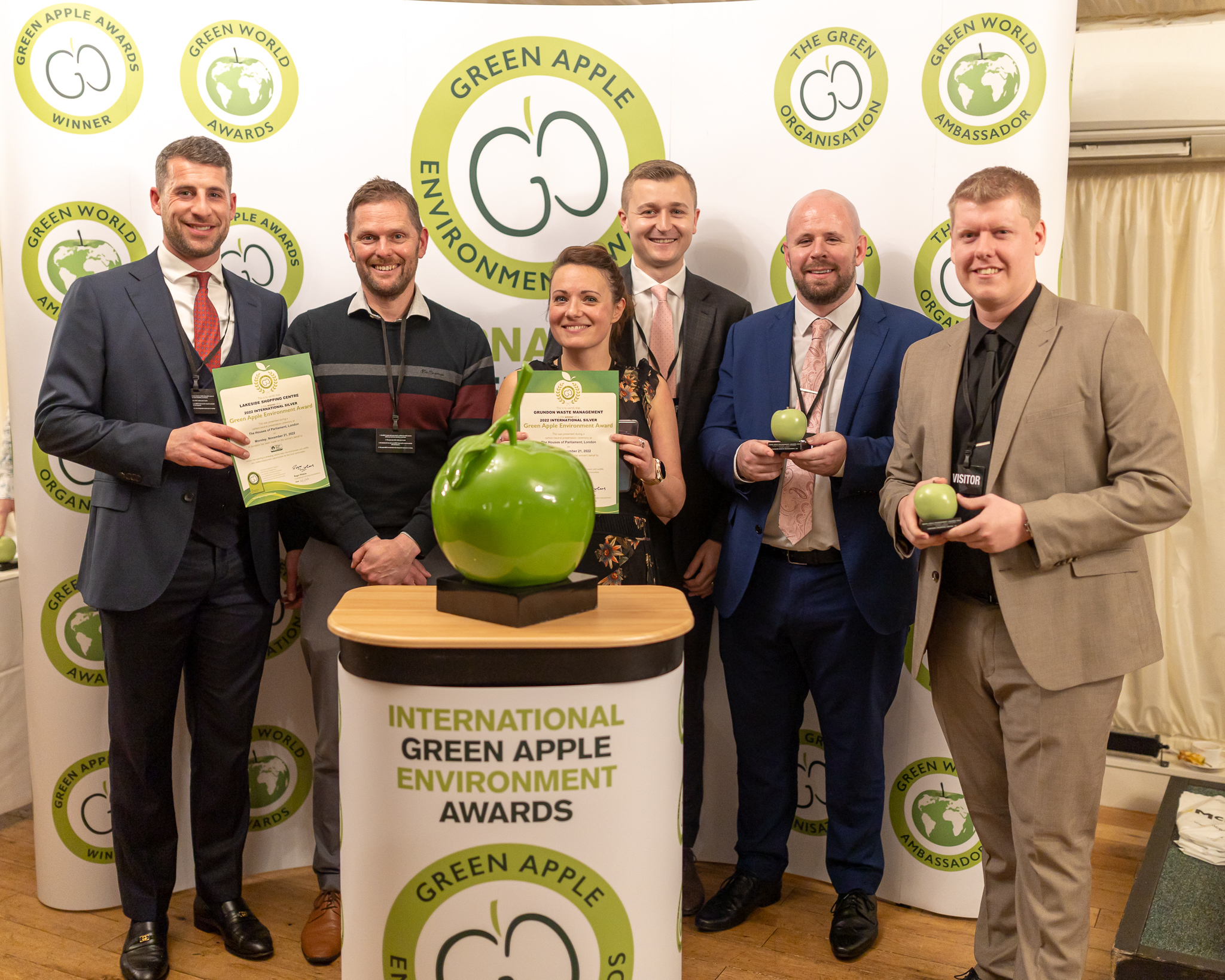 Pictured (l-r) at the awards ceremony are: Jack Yarrow from Grundon; guest presenter Gordon Whyte from Nurture Landscapes, last year’s Green Champion of Champions; Claire Dunn (Operations Manager, Lakeside); James Luckett, also from Grundon; Ross Crook (Environmental Services Manager, Lakeside) and Jay Pickford (External Team Leader, Lakeside).