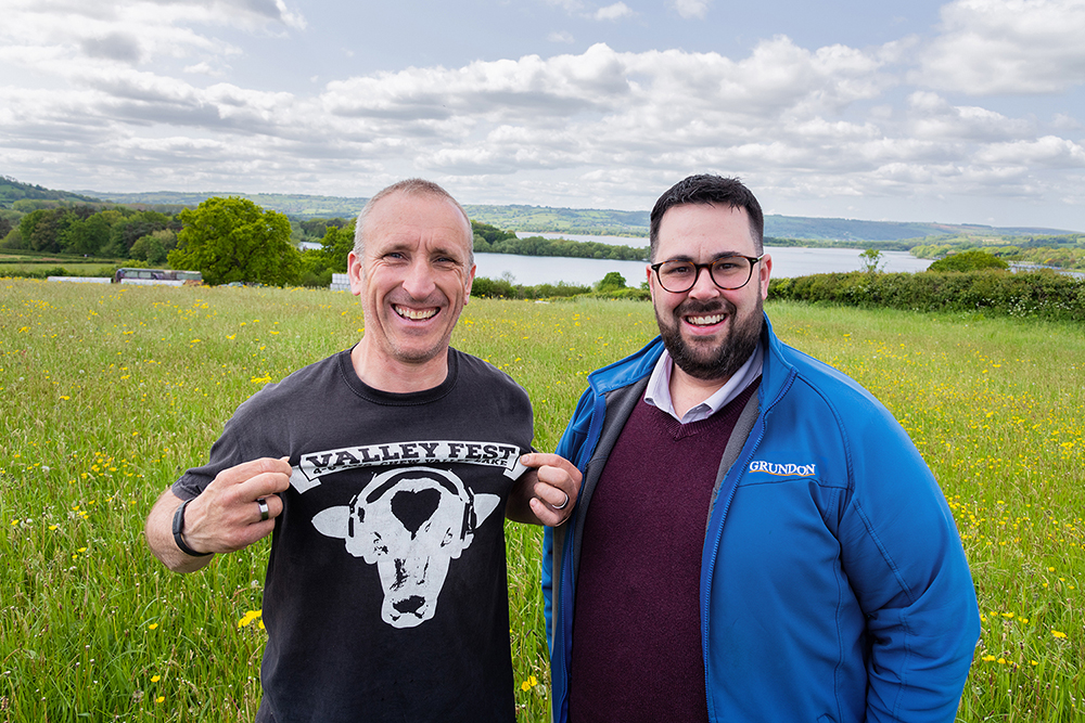 Luke Hasell of Valley Fest with Dan Peacey of Grundon Waste Management