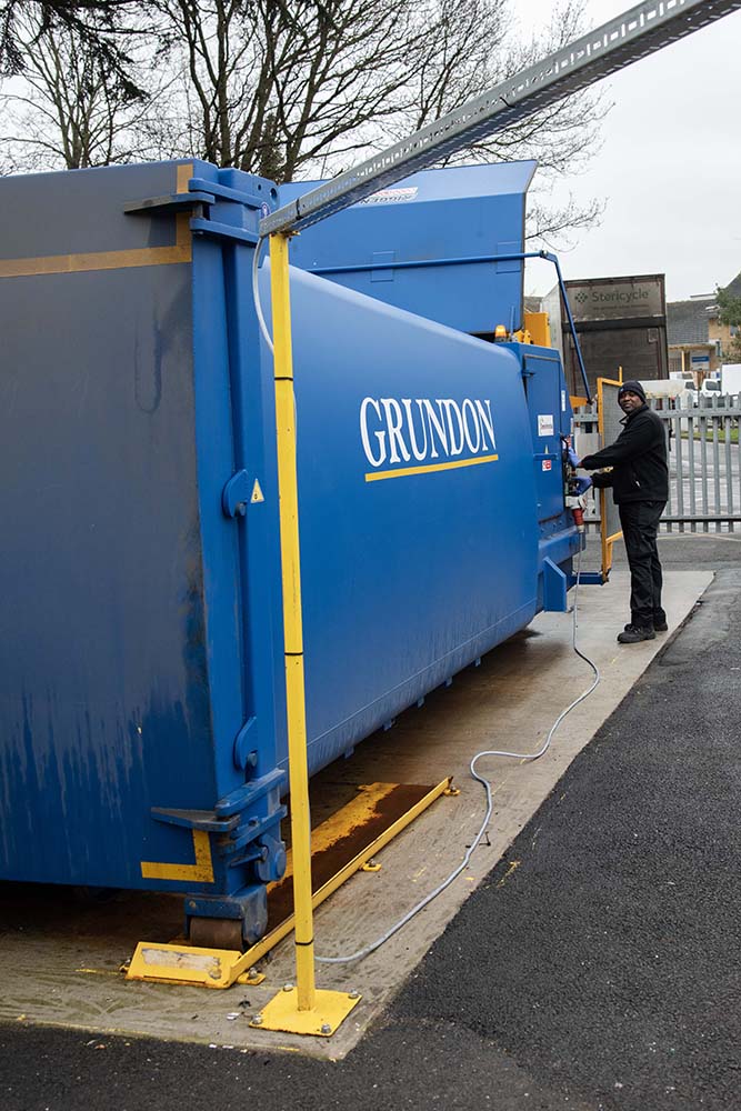 With an ‘added value’ touch, Grundon provided guide rails around a compactor and built an ‘archway’ to ensure cables were lifted off the ground to keep them tidy.