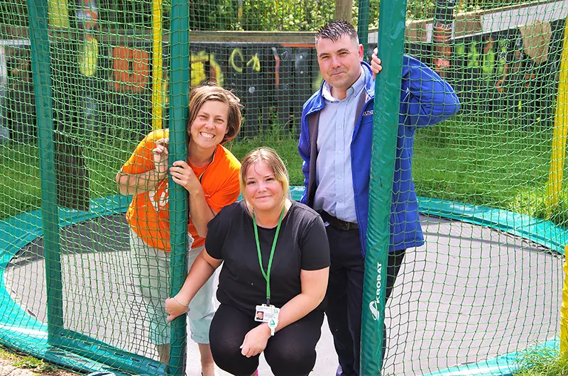 (l to r) Iulia Manolescu and Lisa Jimenez of The Vench, with John Phelps of Grundon Waste Management